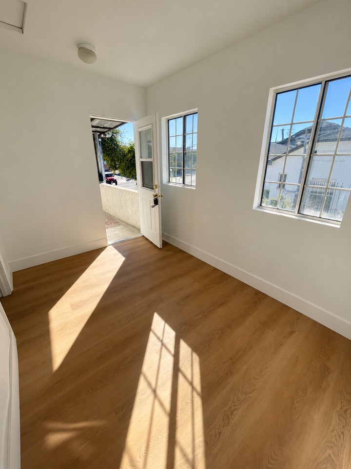 3215 W Slauson Ave - Photo 3 of 16