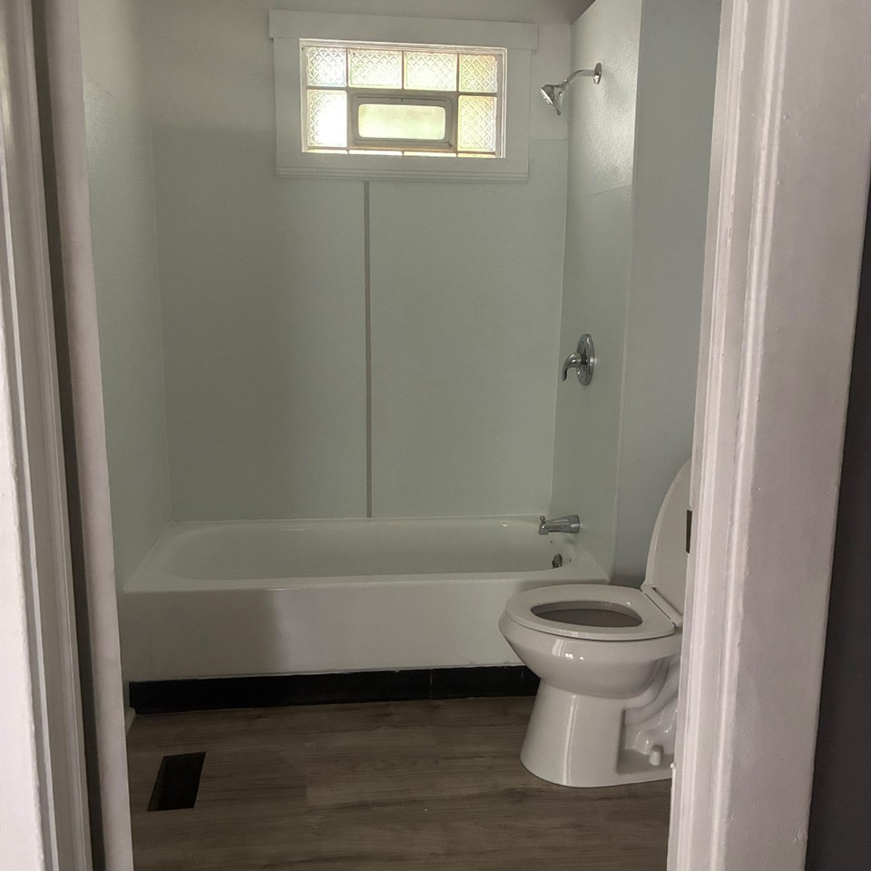 10309 Parkgate Ave #1 - Photo 3 of 5
