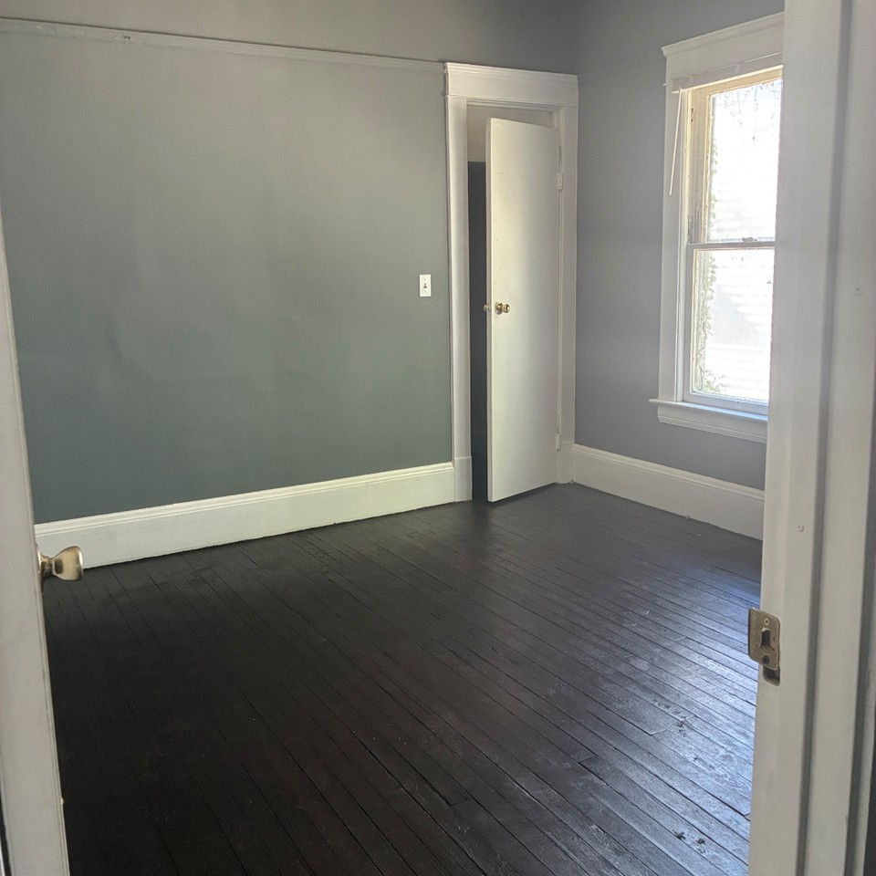 10309 Parkgate Ave #1 - Photo 4 of 5