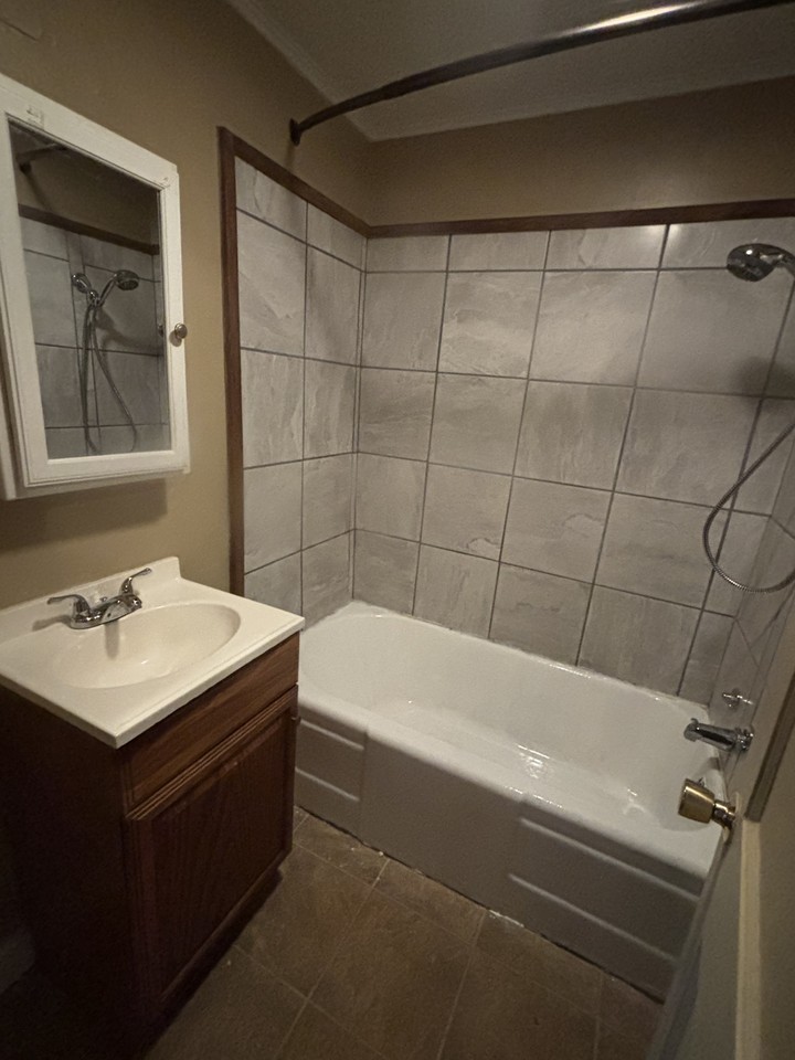 425 W G St #B4 - Photo 4 of 14