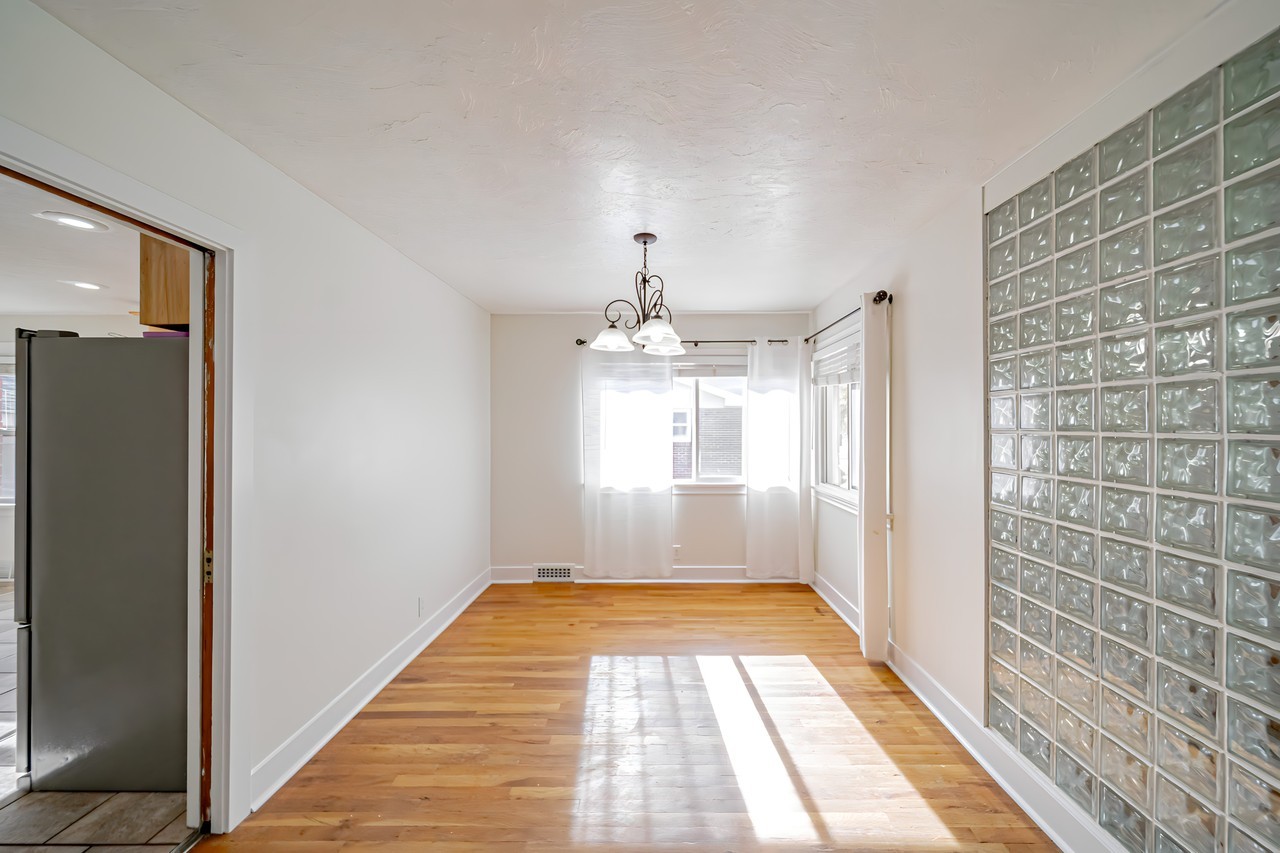 321 N Park Ave - Photo 3 of 12