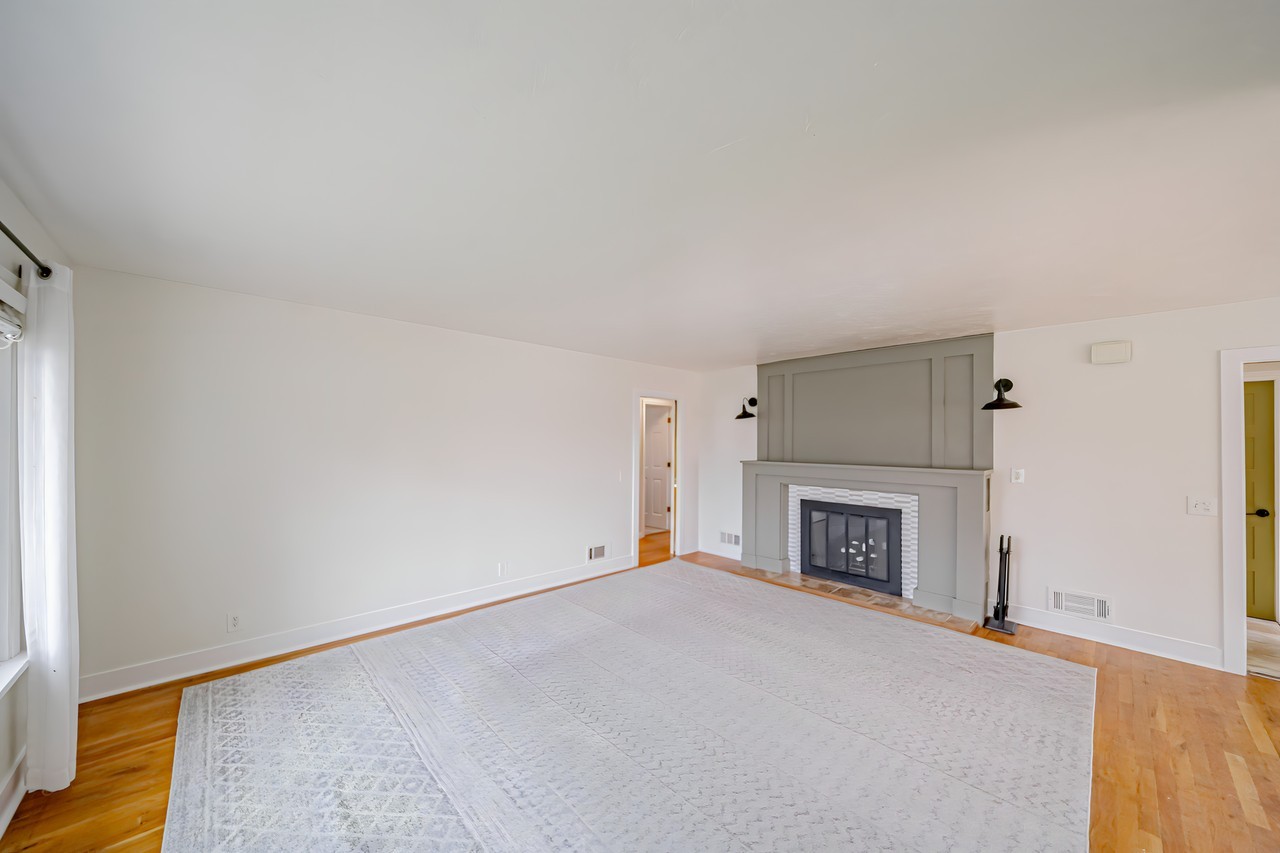 321 N Park Ave - Photo 4 of 12