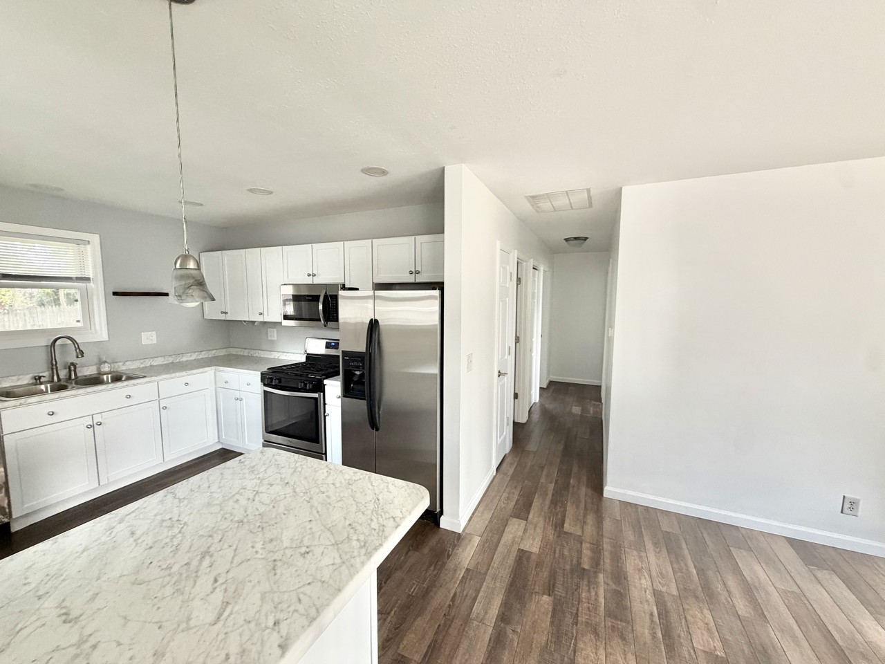 905 E Tripp Ave - Photo 7 of 8