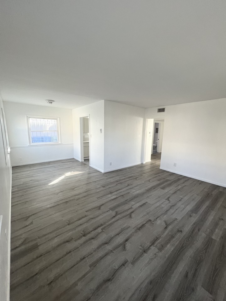 2408 W 85th St #2408 - Photo 5 of 13