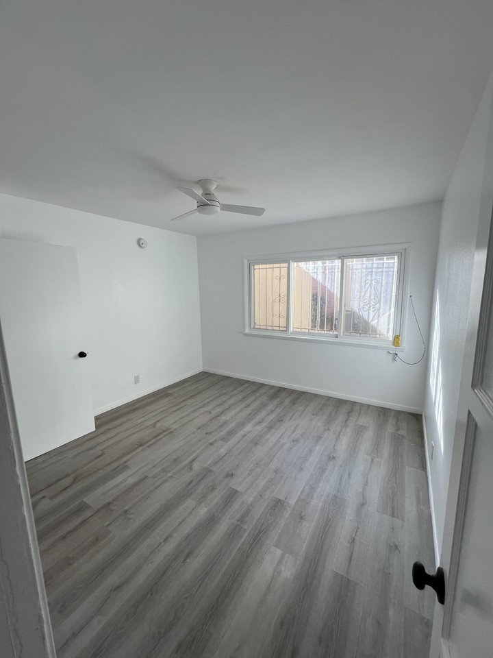 2408 W 85th St #2408 - Photo 6 of 13