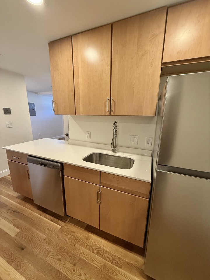 8 Joyce St #16