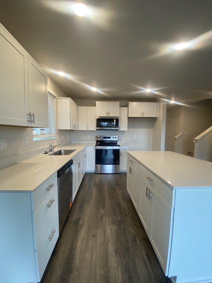 4955 Elvis Ave Ne - Photo 4 of 18
