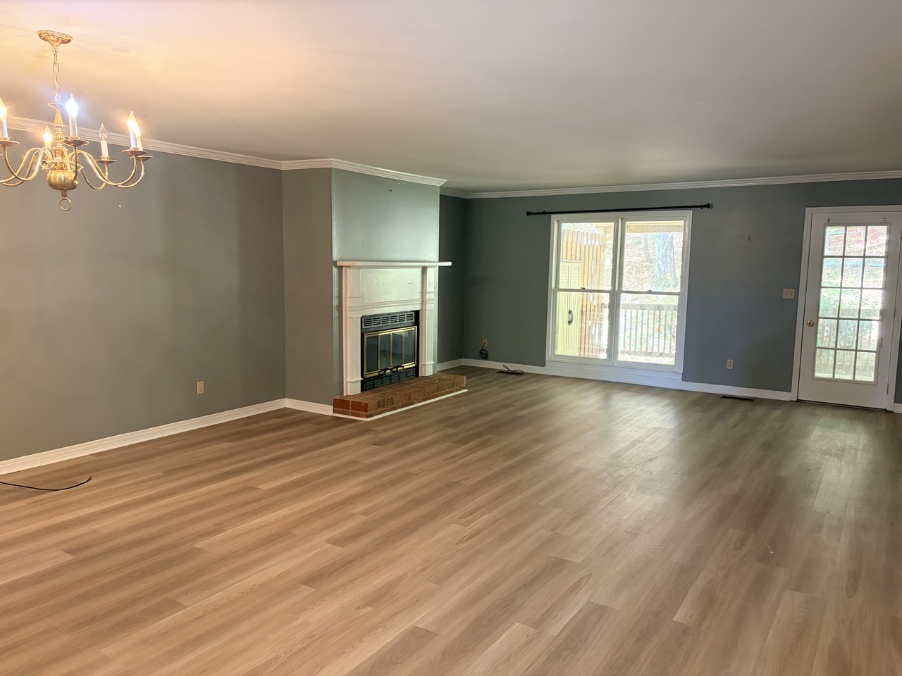 210 17th St E - Photo 3 of 16