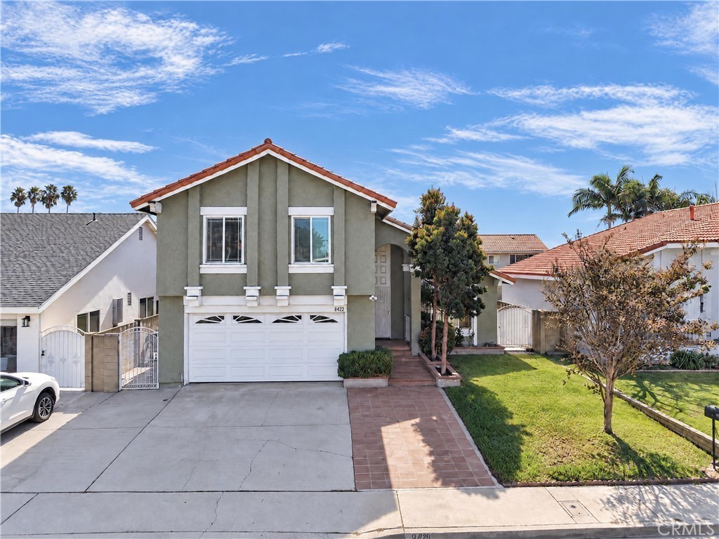 8422 Sandalwood Cir - Photo 2 of 46