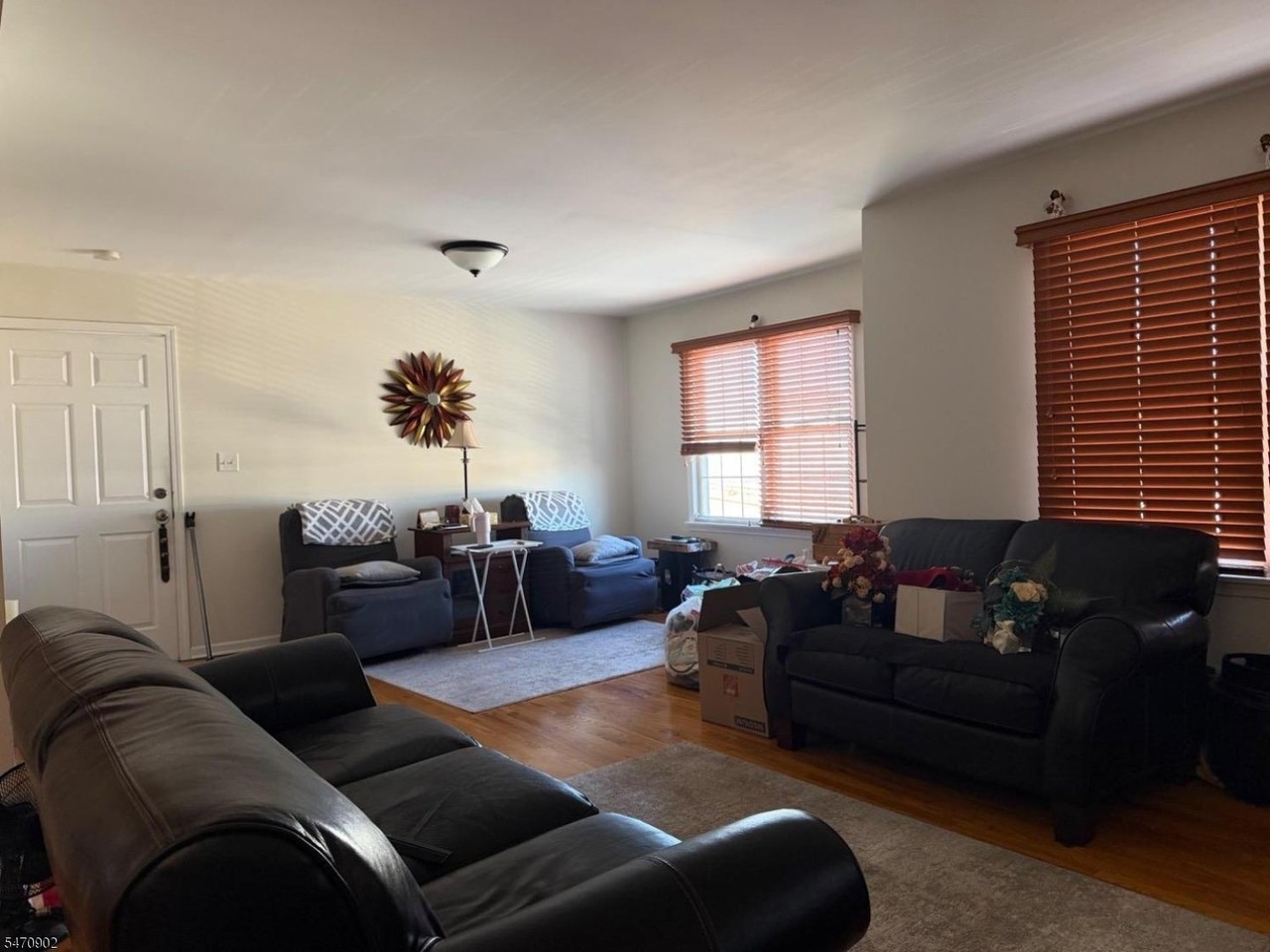 191 Marion Ave - Photo 2 of 11