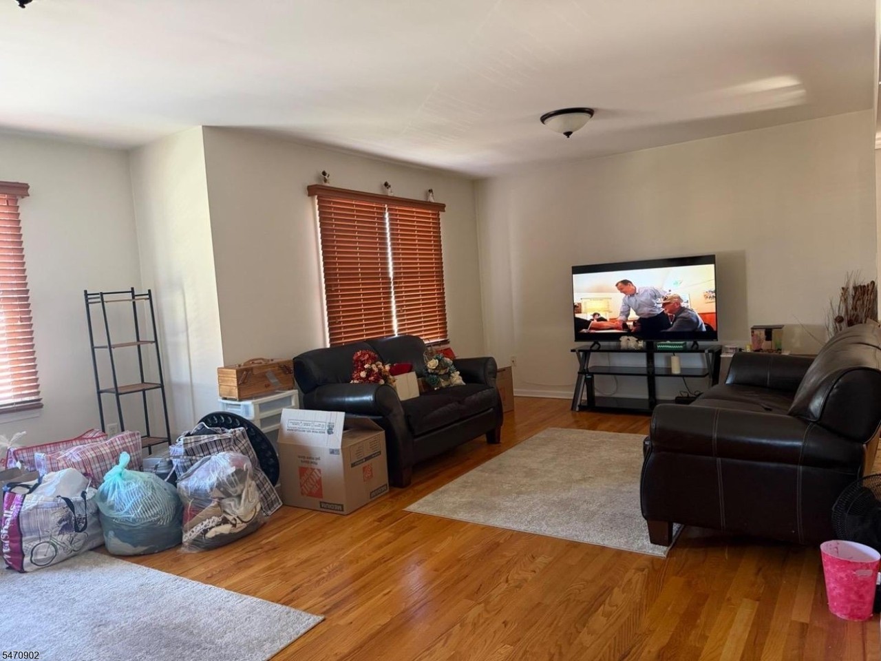 191 Marion Ave - Photo 3 of 11