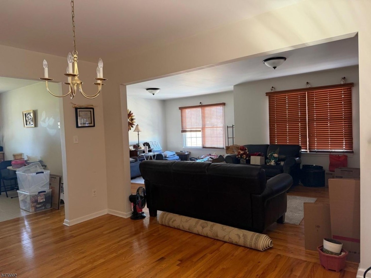 191 Marion Ave - Photo 5 of 11