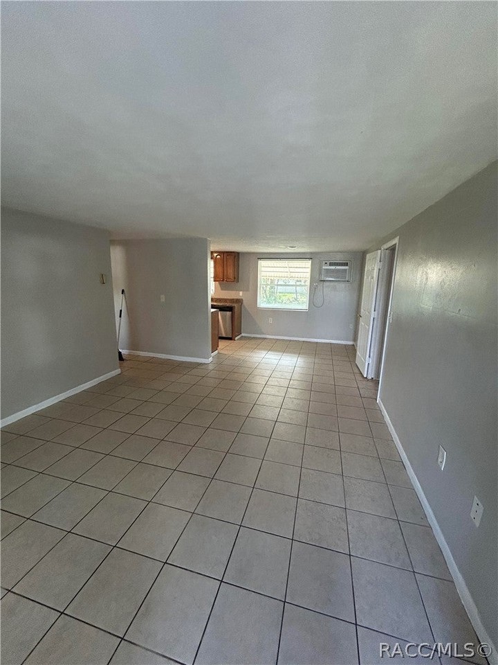 6 Taft St - Photo 2 of 11