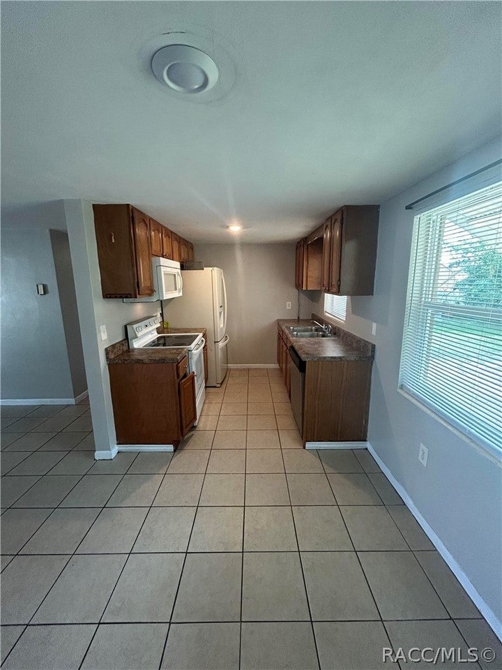 6 Taft St - Photo 5 of 11