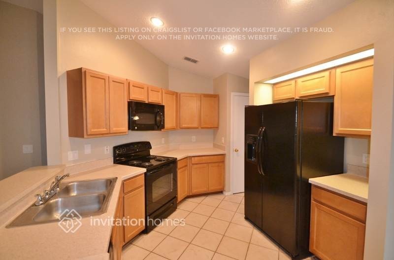 2320 Merrimack Dr - Photo 4 of 11