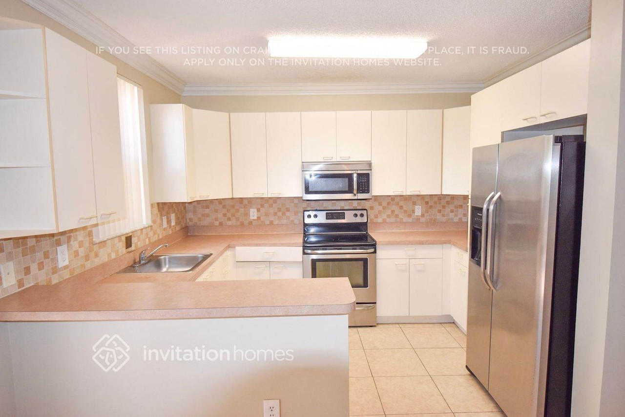 16363 Sw 47th Ct - Photo 4 of 10