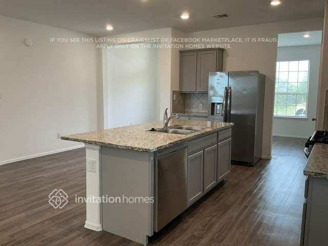 433 Pecan Landing Ln - Photo 4 of 14