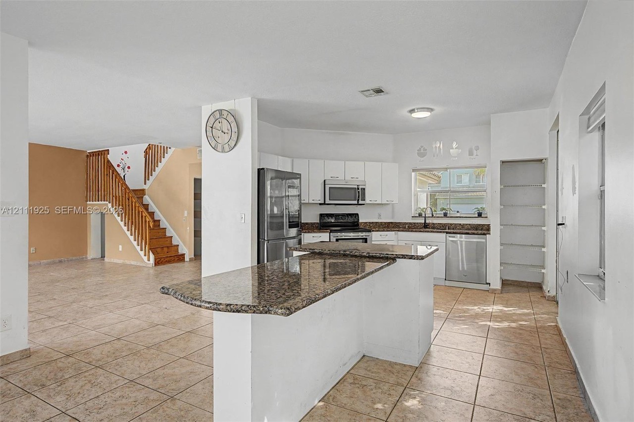 19197 Northwest 22nd Street - Photo 4 of 12