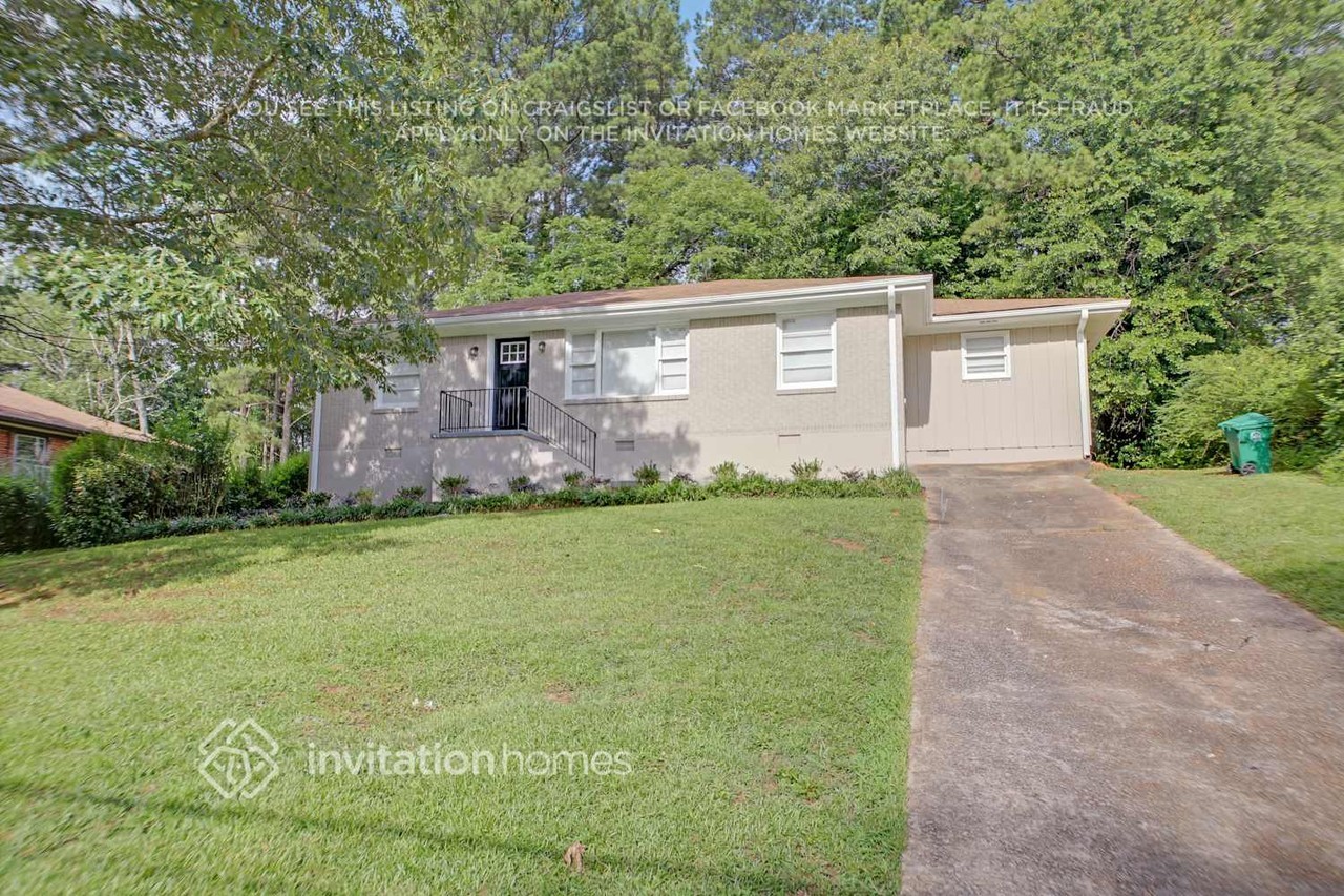 2159 Holly Hill Dr - Photo 2 of 25