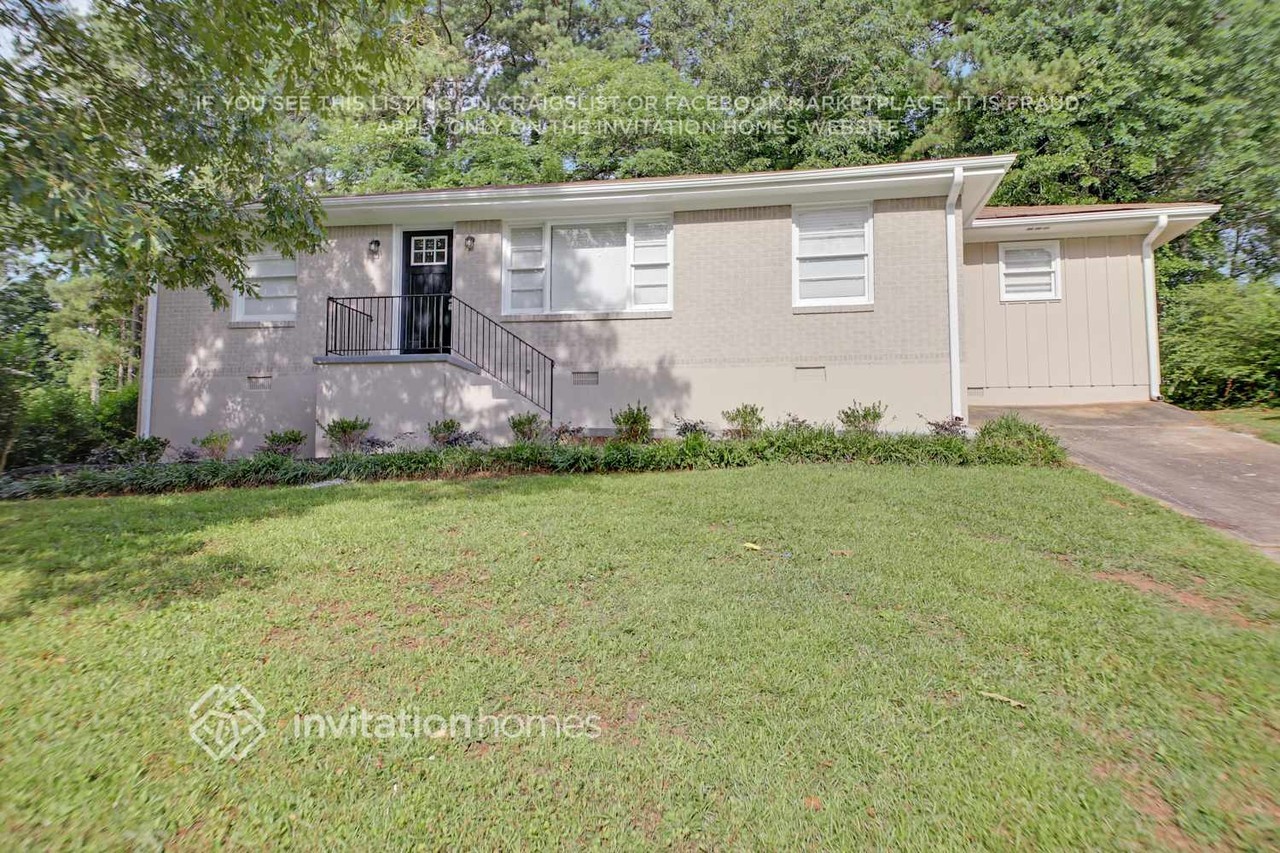 2159 Holly Hill Dr - Photo 3 of 25