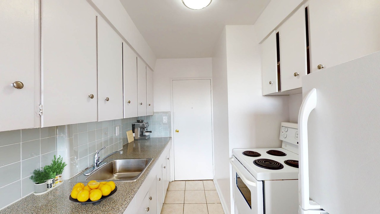 1140 Kingston Rd. - Photo 4 of 9