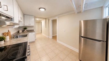 featured image of 233 Nepean St