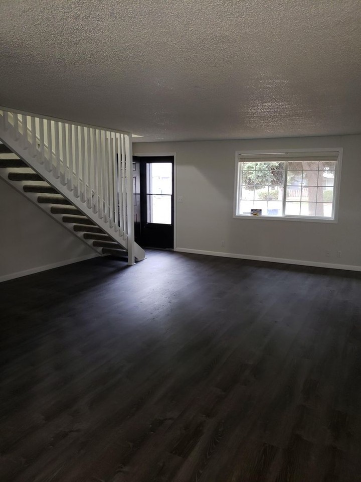 4357 Sean St - Photo 6 of 17