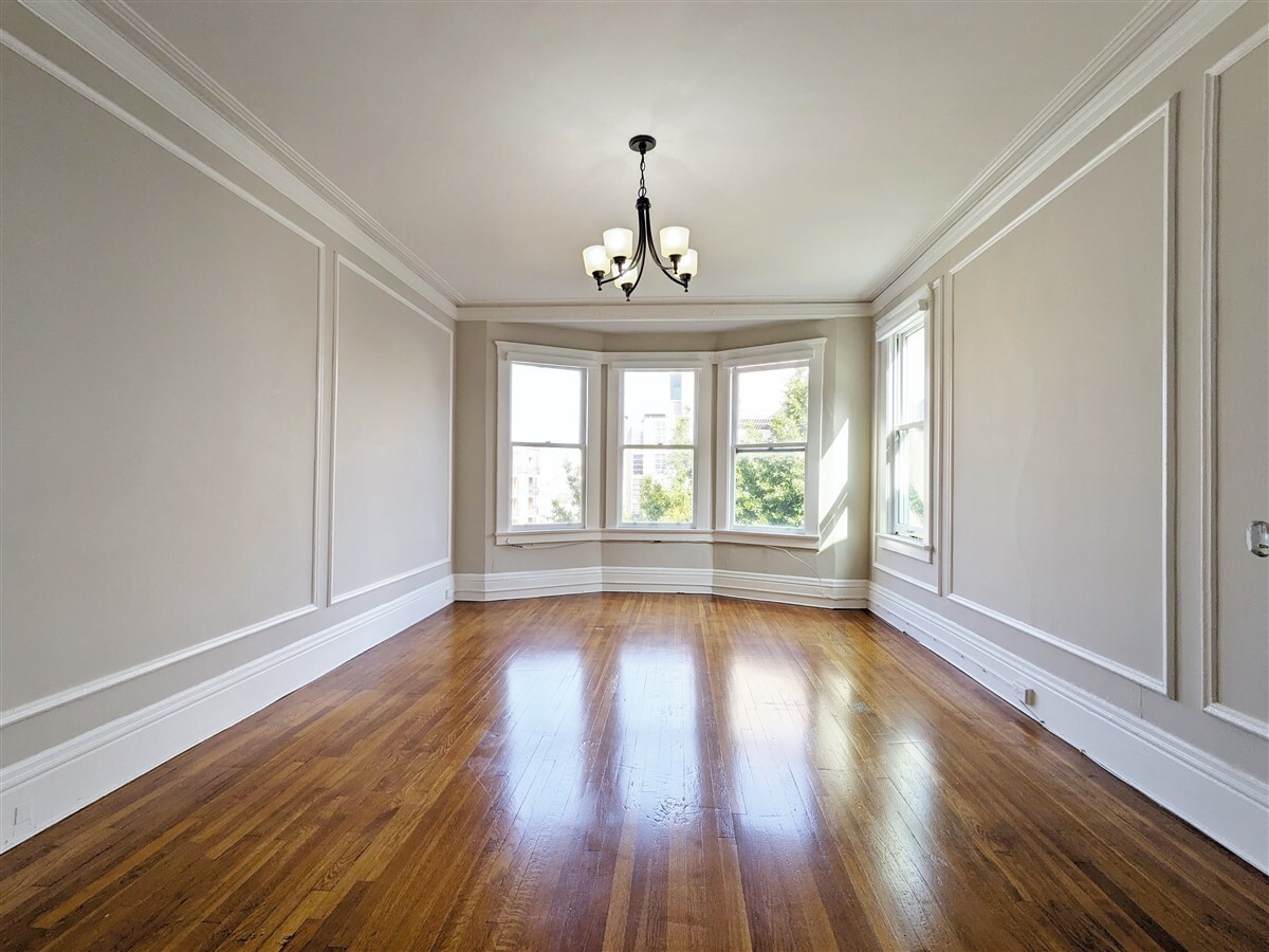 2030 Franklin St #402 - Photo 2 of 22