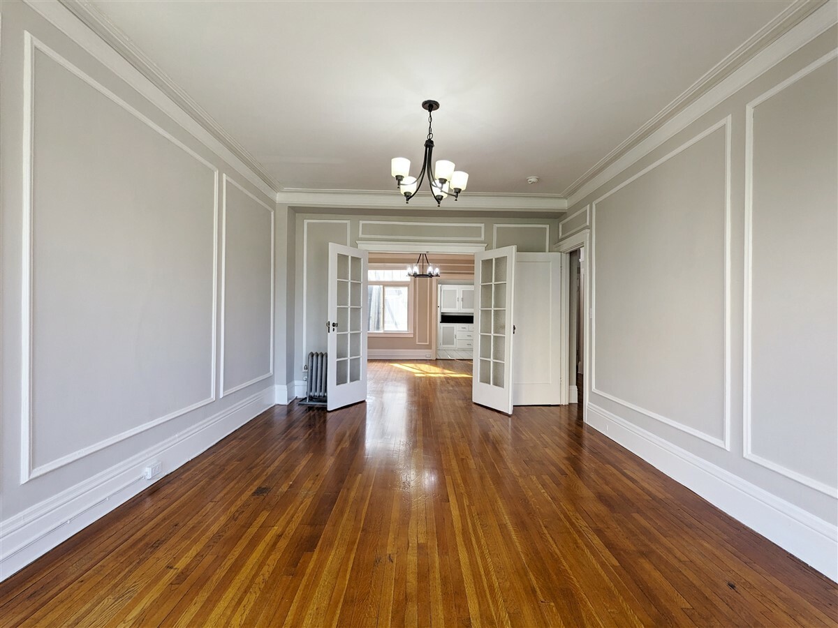 2030 Franklin St #402 - Photo 4 of 22