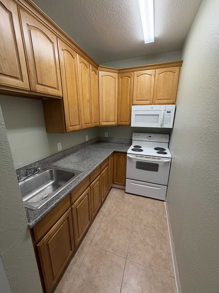 1757 26th Ave #307 - Photo 4 of 7