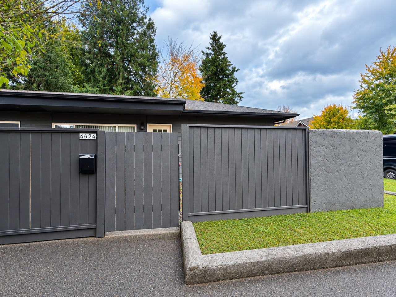 4624 Se 29th Ave - Photo 2 of 12
