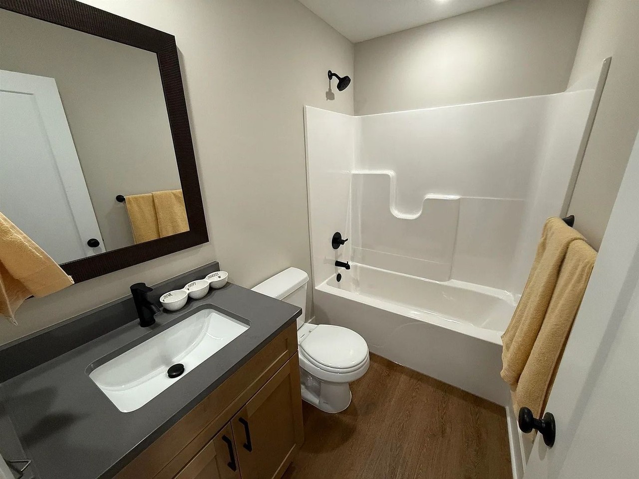 102 E Poplar Ct - Photo 6 of 15