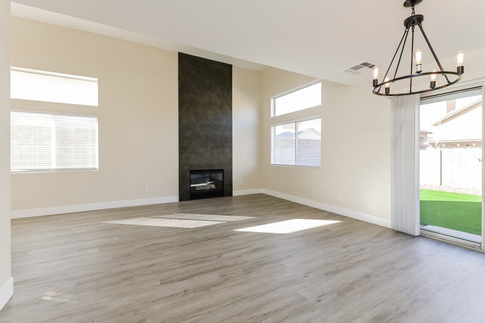 7968 W Quail Ave - Photo 7 of 17