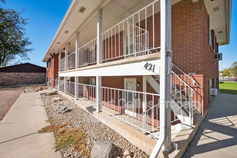 421 Mulberry Dr #1 - Photo 3 of 15