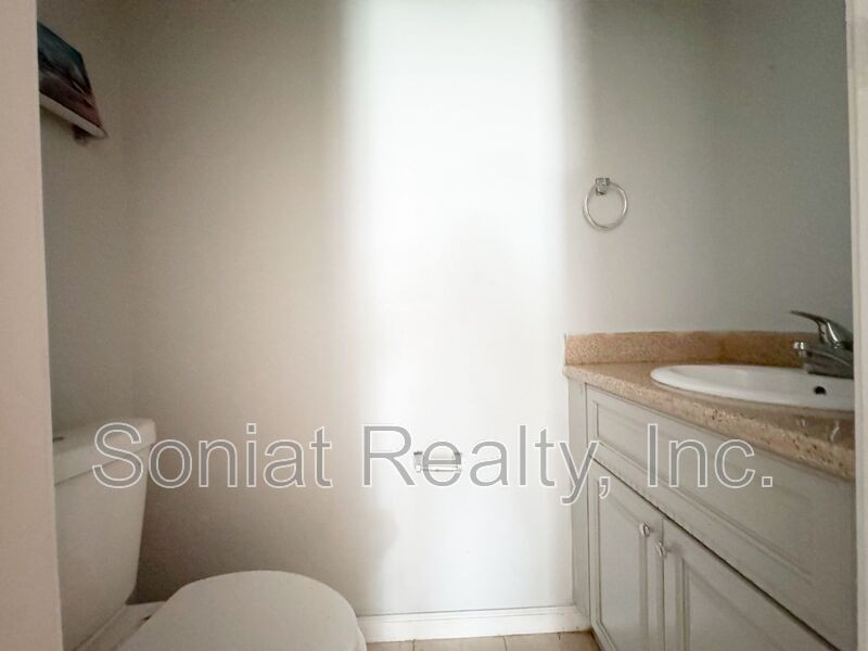 7741 S Coronet Ct #A - Photo 5 of 9
