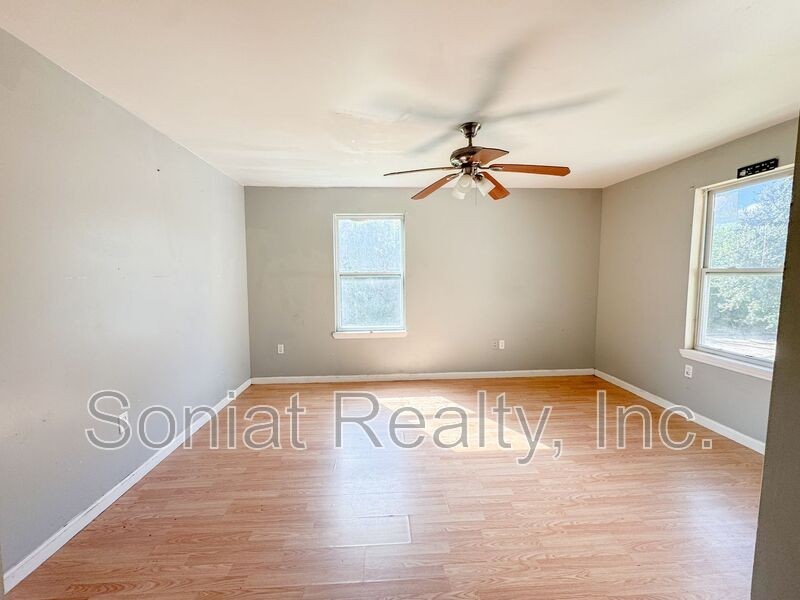 7741 S Coronet Ct #A - Photo 6 of 9
