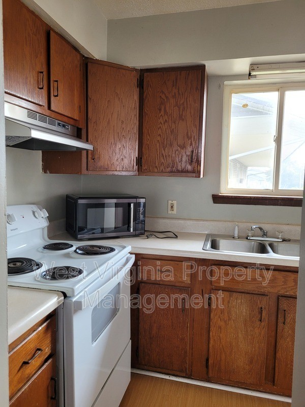 130 Elm St #6 - Photo 5 of 20