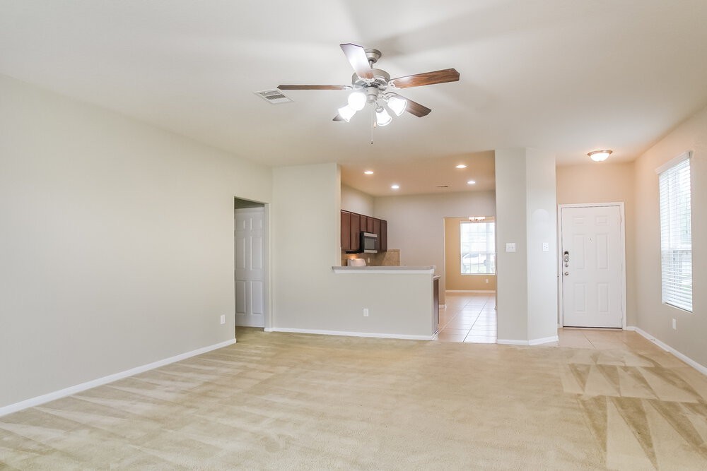 18031 Seco Creek Ln - Photo 5 of 17