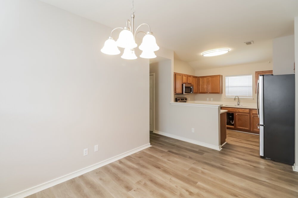 1102 Savage Dr - Photo 6 of 16