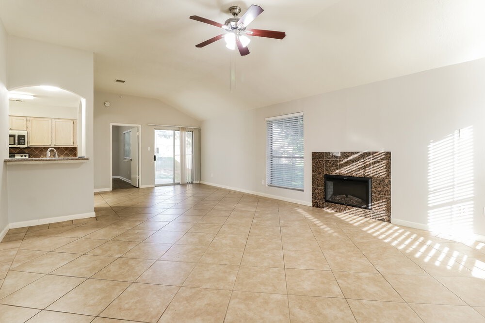 10911 Waterview Cir - Photo 3 of 16