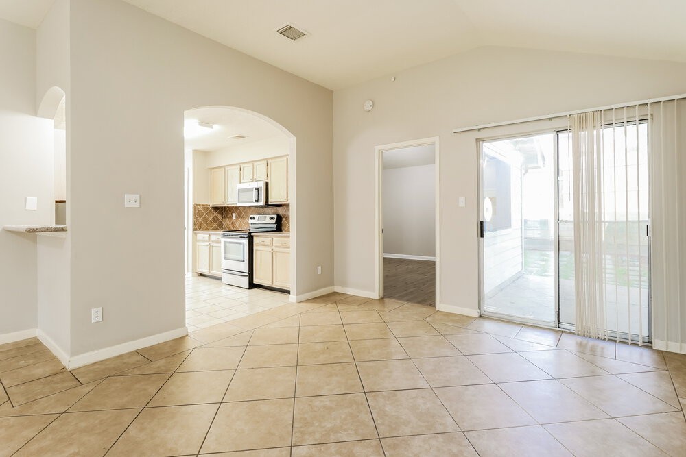 10911 Waterview Cir - Photo 6 of 16
