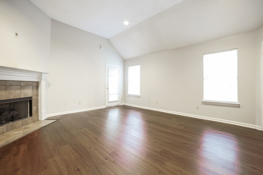 8733 Cat Tail Dr - Photo 4 of 16