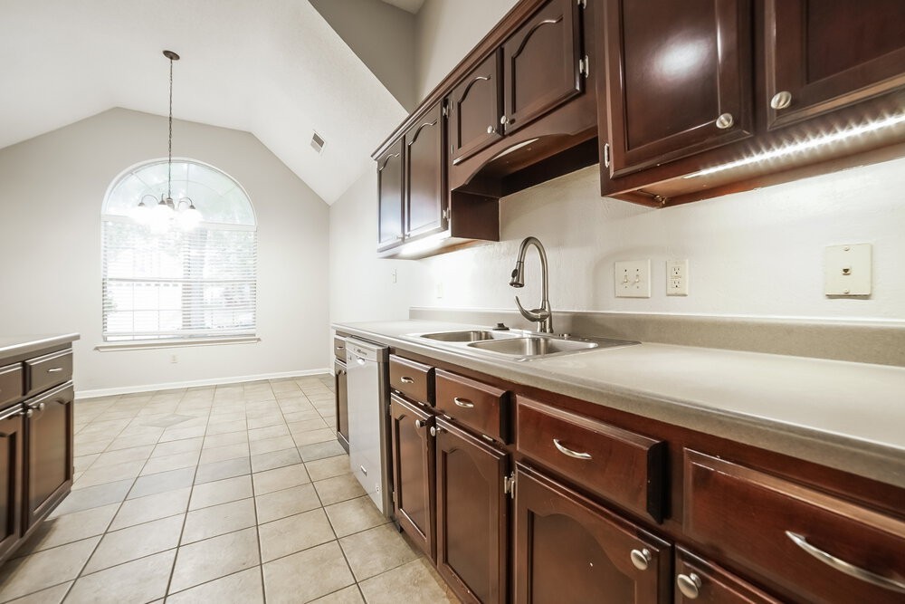8733 Cat Tail Dr - Photo 6 of 16