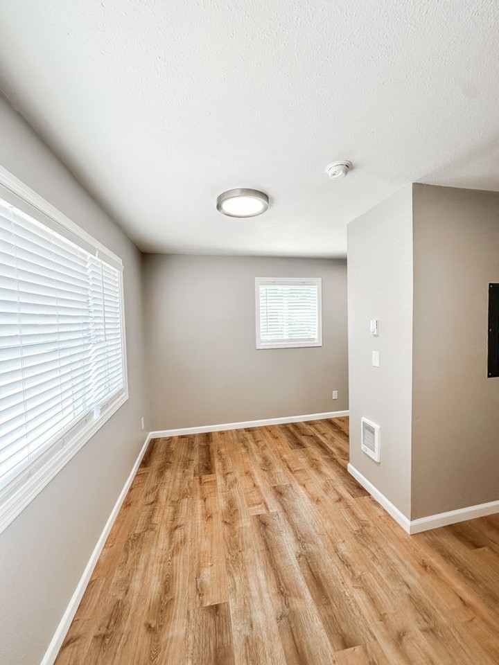 Carleton Way Apartments - Photo 4 of 29
