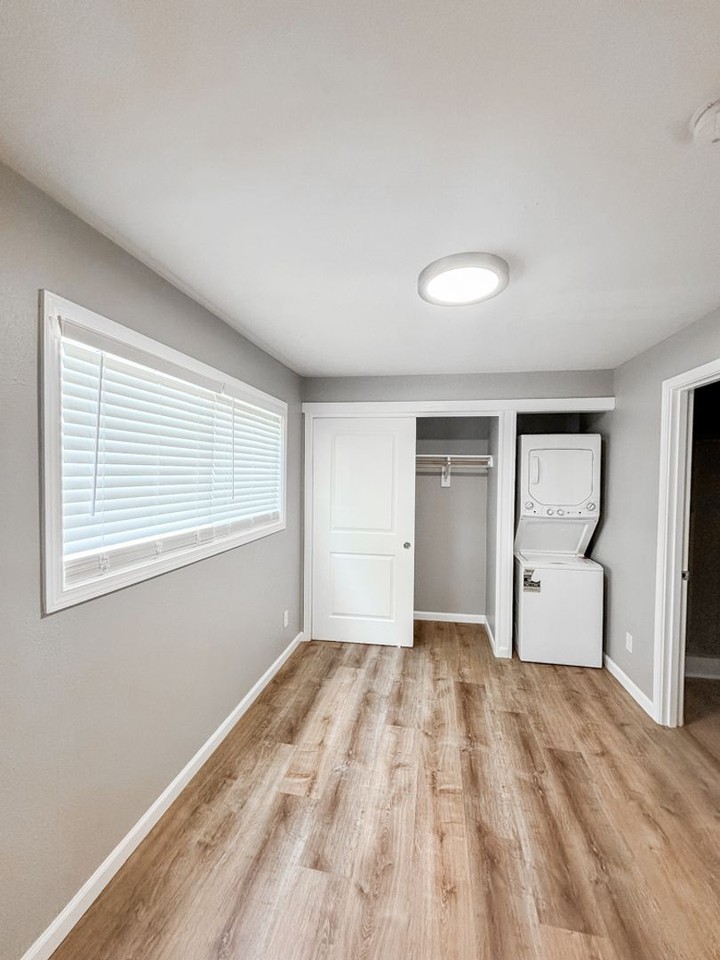 Carleton Way Apartments - Photo 7 of 29
