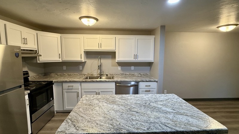 2760 Humboldt Rd - Photo 2 of 17