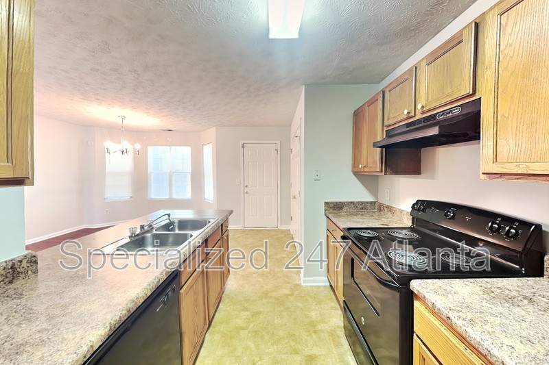 2736 Norfair Loop - Photo 5 of 18