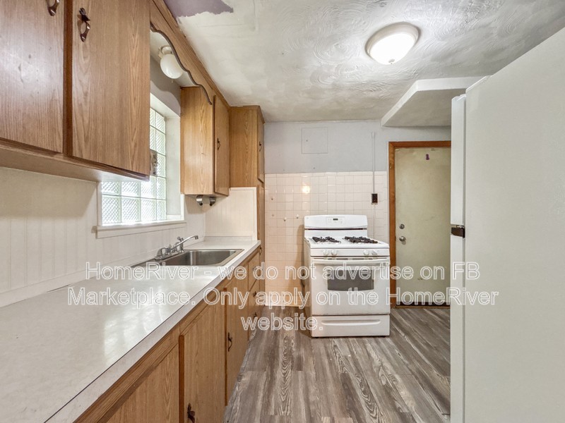 2436 Laketon Rd - Photo 5 of 20