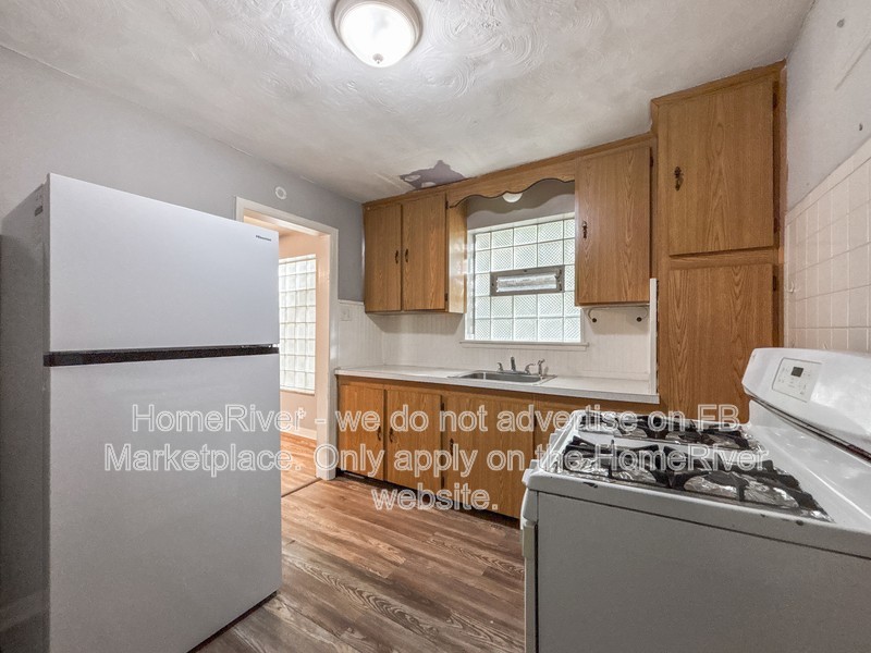 2436 Laketon Rd - Photo 6 of 20