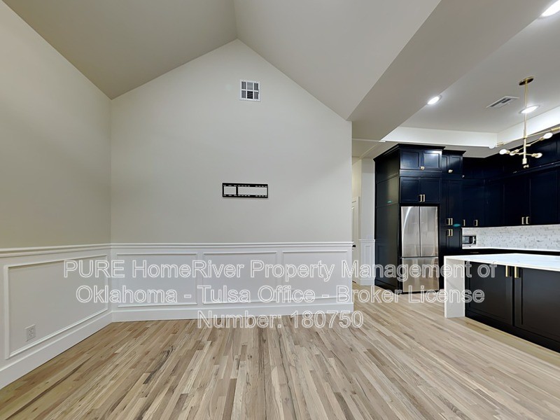 1305 S Carson Ave - Photo 3 of 19